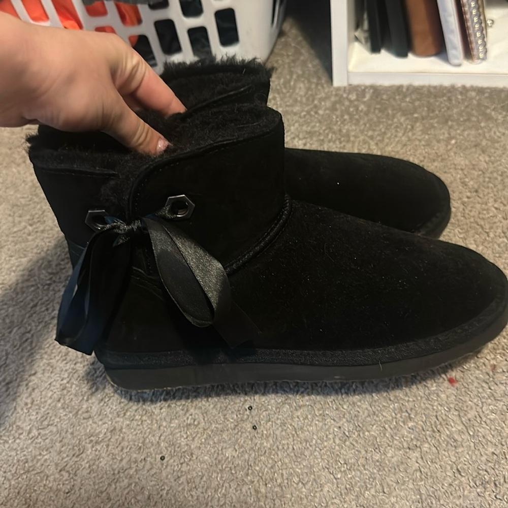 Black bow mini bear paw boots